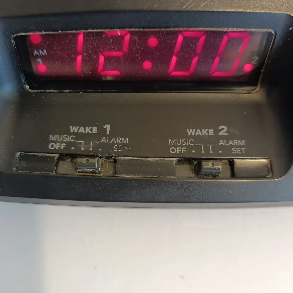 Vtg GE General Electric AM/FM Dual Alarm Clock Radio Model 7-4621A Tested Works‎